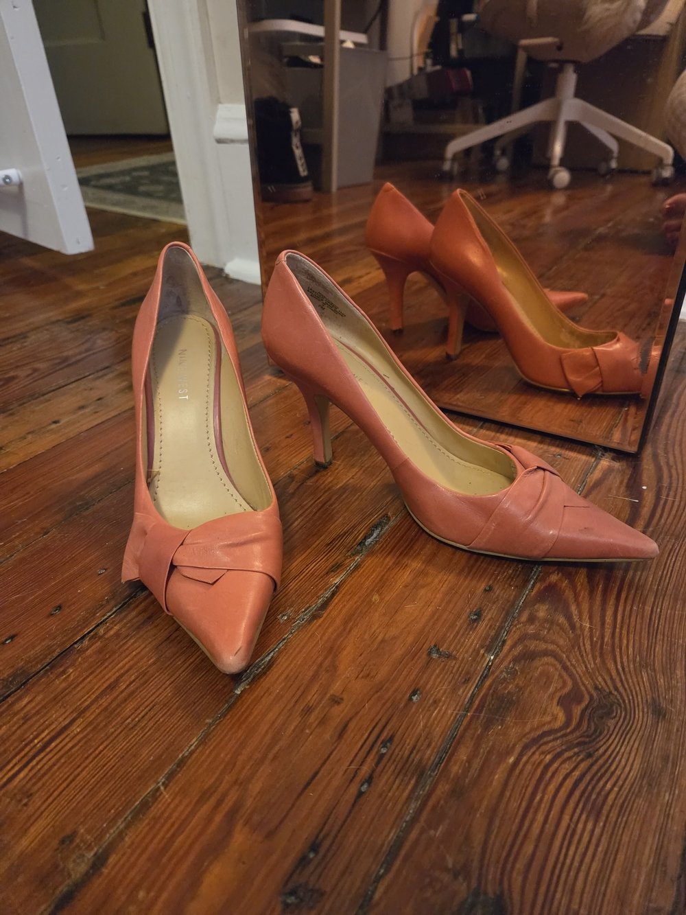Vintage Pointed-Toe Pump in Coral - Women's Heels